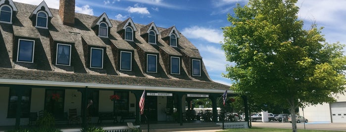 Sheridan Inn is one of Lizzieさんのお気に入りスポット.