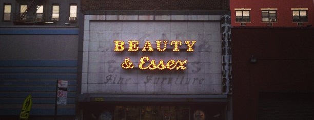 Beauty & Essex is one of DOWNTOWN drinks.