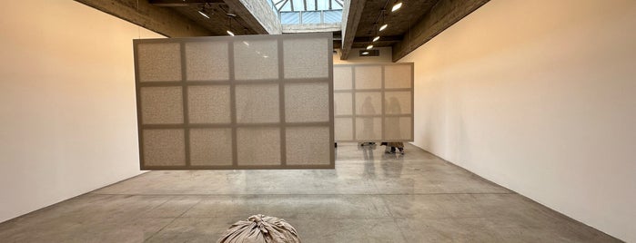 Tanya Bonakdar Gallery is one of New York Galleries.