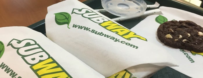 Subway Circunvalar is one of Top 10 restaurants when money is no object.