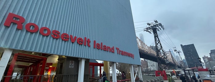 Roosevelt Island Tram (Roosevelt Island Station) is one of Orte, die Jean-François gefallen.
