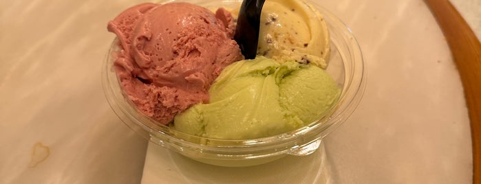 Café Gelato Ice Cream and Sweets is one of LV.