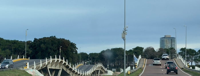 Puente Leonel Vieira is one of Uruguai.