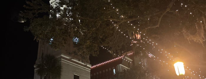 Plaza De La Constitución is one of Restaurants in St Augustine.