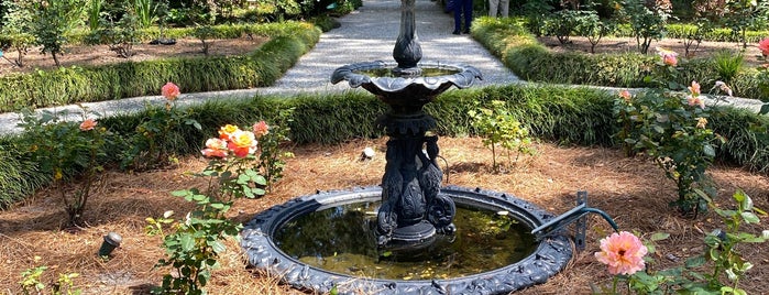 Savannah Botanical Garden is one of Honeymoon.