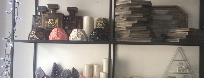 Linadelika Homeware is one of Vlada'nın Beğendiği Mekanlar.