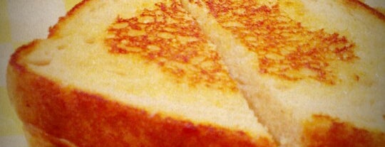 Cheesie's Pub and Grub is one of Grilled Cheese Nation.