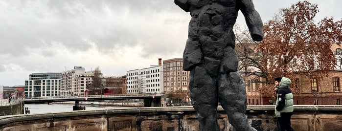 Hektor Skulptur is one of Berlin (City Trip).