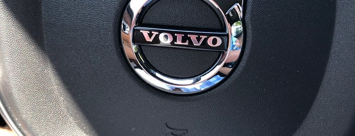 Volvo of Orange County  is one of สถานที่ที่ G ถูกใจ.