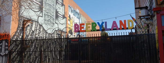 Telegraph Bar and Beer Garden is one of Best of Oakland by Bike.