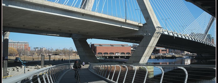 North Bank Park Foot Bridge is one of Bikabout Boston.