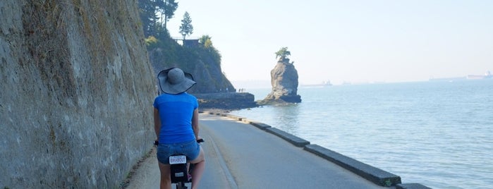 Stanley Park Harbourfront Seawall is one of Bikabout Vancouver.