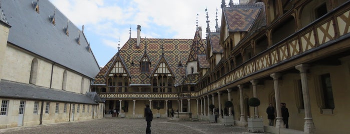 Hôtel-Dieu Hospices de Beaune is one of Juliaさんのお気に入りスポット.