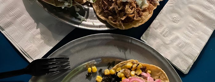 Tacos Tu Madre is one of Locais curtidos por Paul.