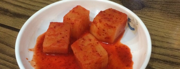 굴세상 굴국밥전문점 is one of Locais curtidos por Yongsuk.