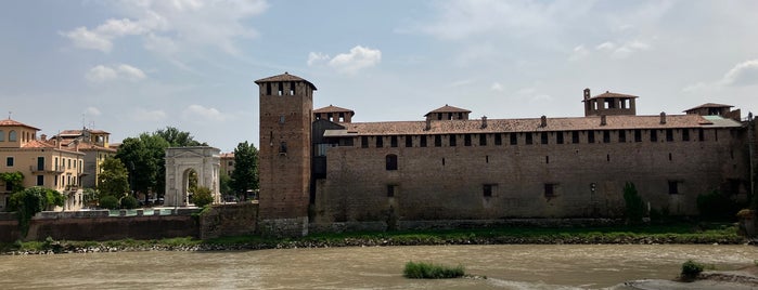 Castelvecchio is one of Verona.