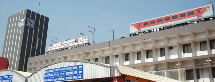 Bangalore City Junction Railway Station is one of Train Food Service.