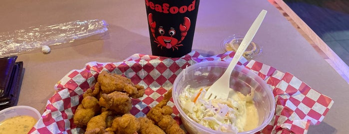 Juicy Seafood is one of Lugares favoritos de Mark.
