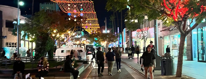 Promenade Gateway is one of LA.