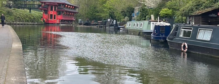 Regent's Canal Footbridge is one of Londýn.