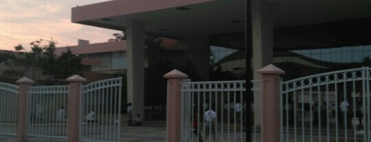 Colegio La Salle campus Urano is one of Jp'ın Beğendiği Mekanlar.