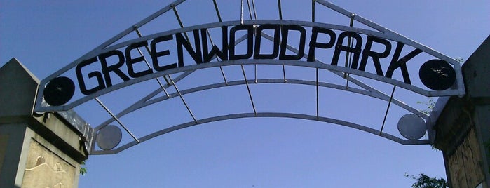 Greenwood Park is one of Lugares favoritos de Jack.