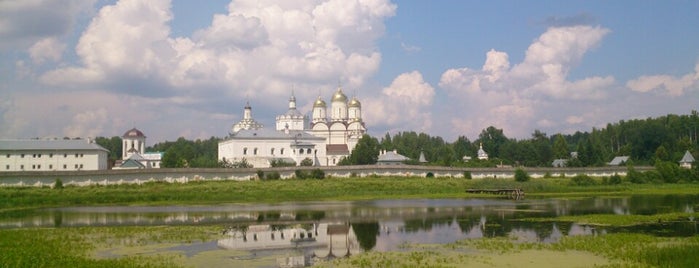 Троцкий Болдин мужской монастырь is one of Дорогобуж.