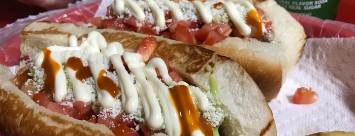 El Caprichoso Hot Dogs Estilo Sonora is one of Posti che sono piaciuti a Ben.