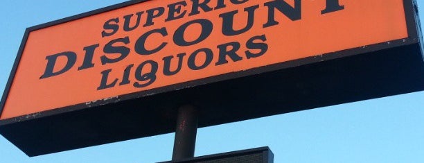 Superior Discount Liquors is one of สถานที่ที่ Mike ถูกใจ.