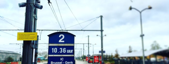 Station Knokke is one of สถานที่ที่ Jonne ถูกใจ.