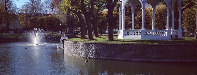 Парк Кадриорг is one of Tallin.