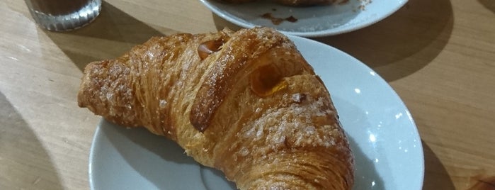 Coofebar is one of Cafes-brunch-panaderias.