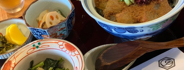 お食事処 鶴形 is one of Restaurants visited by 2023.
