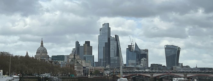 River Thames is one of Summer in London/été à Londres.