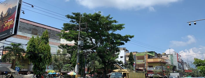 Pasar Besar Kota Malang is one of visited.