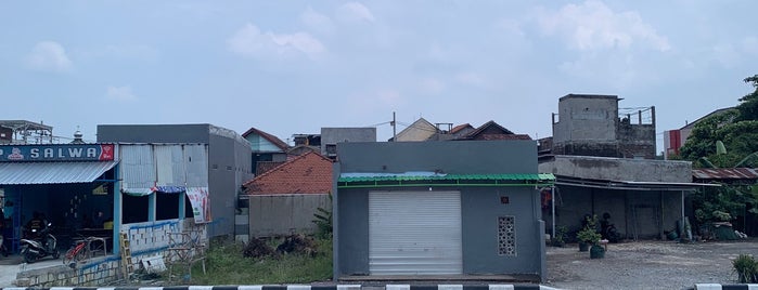 Stasiun Gedangan is one of HOP SIDOARJO.