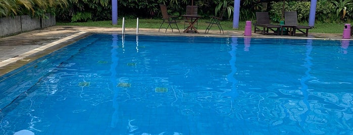 Istana Dieng Swimming Pool is one of visited.