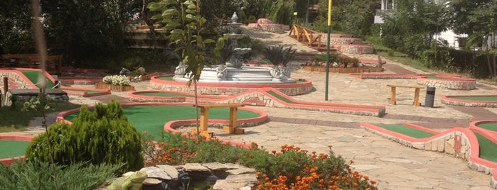 Mini Golf Crazy is one of Lugares guardados de Anastasiya.