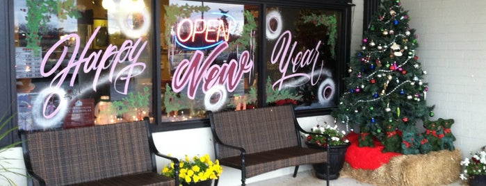 Mama Zoë Michael's Restaurant is one of Tempat yang Disukai 🌸Kiesha.