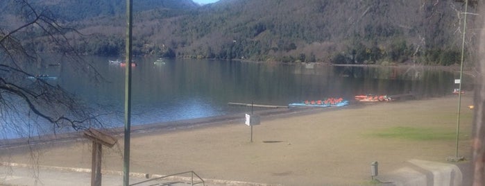 Lago Caburgua is one of Posti che sono piaciuti a Carlos.