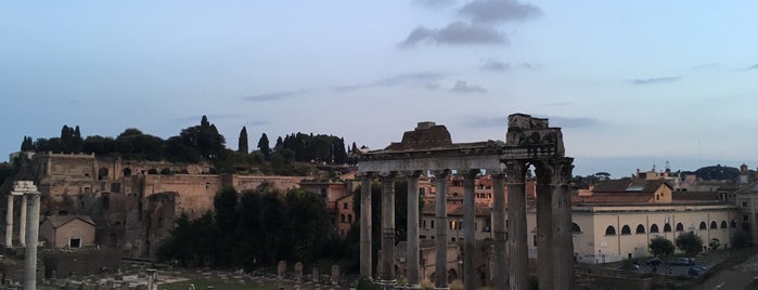 Capitoline Hill is one of Juliaさんのお気に入りスポット.