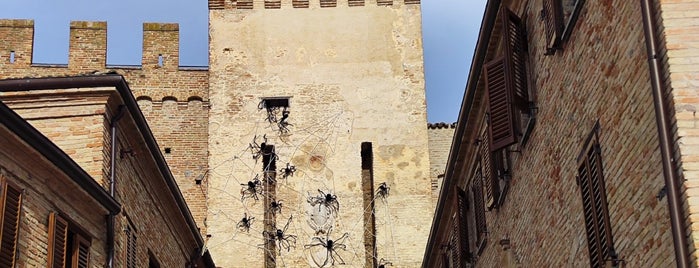 Castello di Gradara is one of Gabriele'nin Beğendiği Mekanlar.