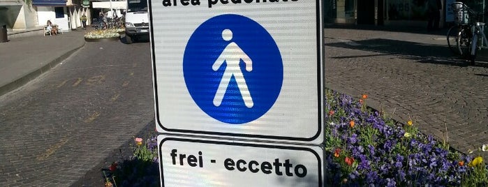 Freiheitsstraße / Corso Libertà is one of Taisiia 님이 좋아한 장소.