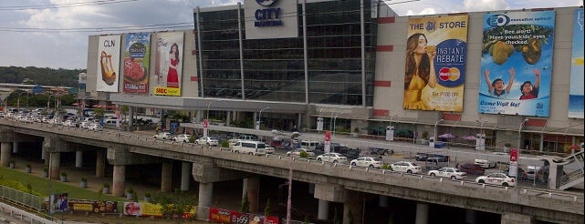 SM City Marikina is one of Lieux qui ont plu à Hayri.