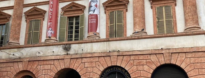 Palazzo Trinci is one of cigno.