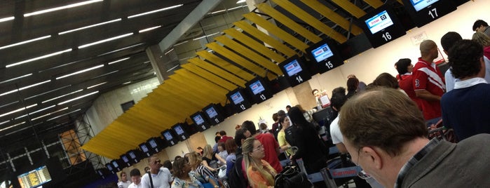 Check-in LATAM is one of Aeroporto Brasil (edmotoka).
