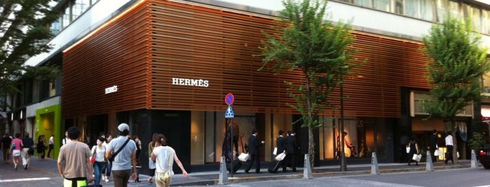 Hermès Marunouchi is one of VENUES of the FIRST store.