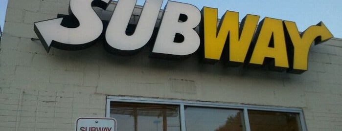Subway is one of No Signage.