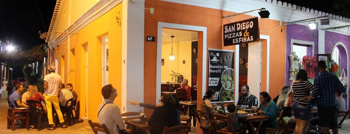 San Diego Pizzas e Esfihas is one of Locais curtidos por Alexandre.