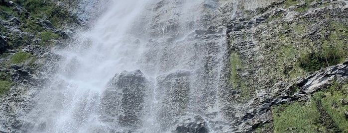 Wailua Falls is one of Orte, die Jingyuan gefallen.